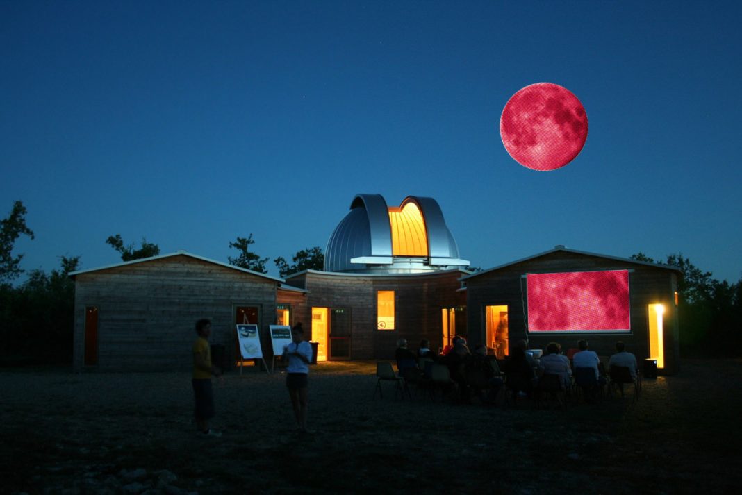 Mauro Benetti – Red Moon Luna Rossahttps://www.exibart.com/repository/media/eventi/2014/05/mauro-benetti-8211-red-moon-luna-rossa-1068x713.jpg