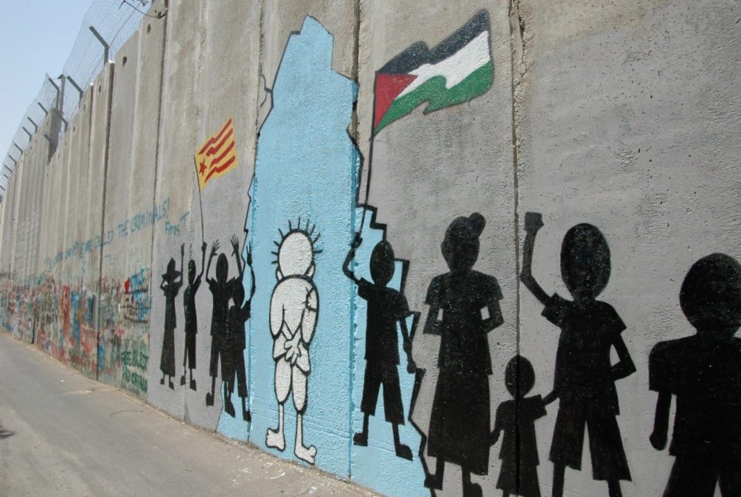 Ruggero Da Ros – Through the wallhttps://www.exibart.com/repository/media/eventi/2014/05/ruggero-da-ros-8211-through-the-wall-1068x717.jpg