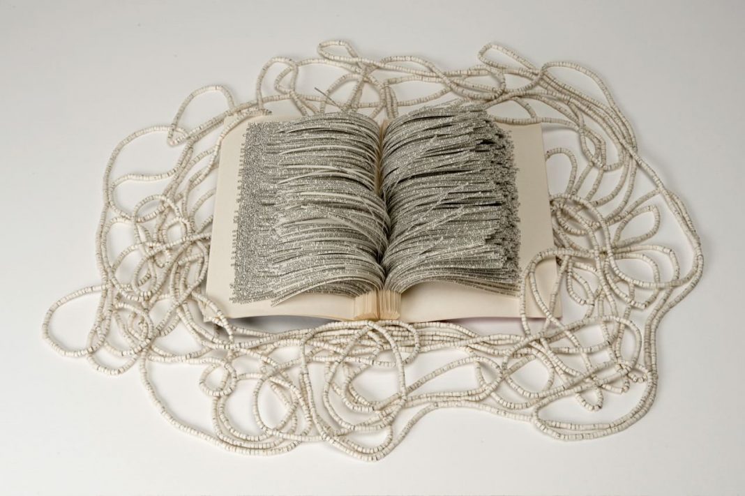 Sabrina Mezzaqui / Antonella Anedda – Una forma di attenzionehttps://www.exibart.com/repository/media/eventi/2014/05/sabrina-mezzaqui-antonella-anedda-8211-una-forma-di-attenzione-1068x711.jpg