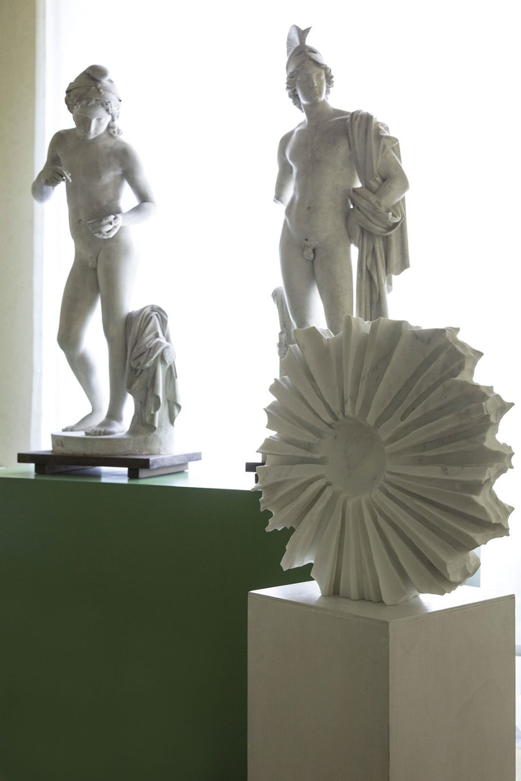 Francesco Cremoni-Le varie forme di Afrodite. Un viaggio nel femminile scolpito nel marmohttps://www.exibart.com/repository/media/eventi/2014/06/francesco-cremoni-le-varie-forme-di-afrodite.-un-viaggio-nel-femminile-scolpito-nel-marmo-1068x1602.jpg