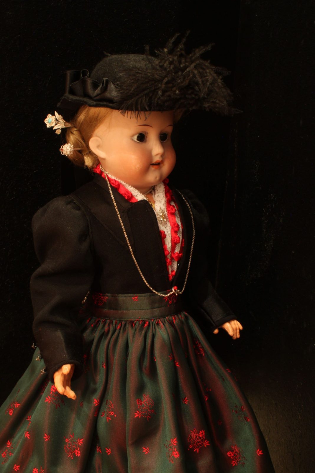 Le bambole vestono la tradizione/Pupes viestides da canpanotohttps://www.exibart.com/repository/media/eventi/2014/07/le-bambole-vestono-la-tradizionepupes-viestides-da-canpanoto-1068x1602.jpg