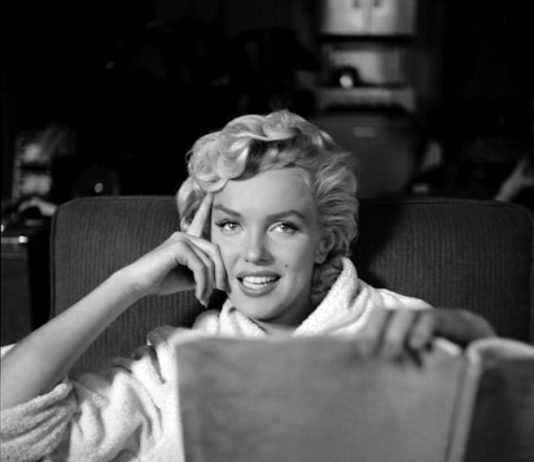 George Barris – Marilyn in White