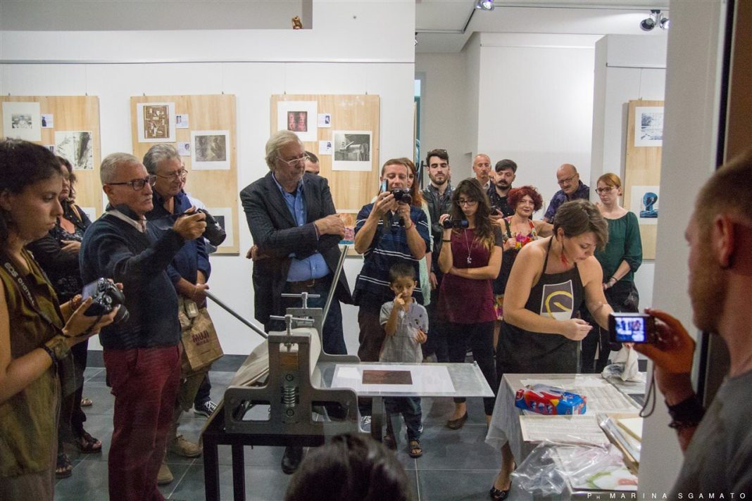 L’Incisione: percorsi e tendenzehttps://www.exibart.com/repository/media/eventi/2014/10/l’incisione-percorsi-e-tendenze-1068x712.jpg