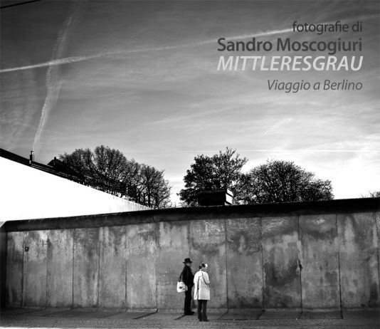 Sandro Moscogiuri – Mittleresgrau/Grigio medio.  Viaggio a Berlino