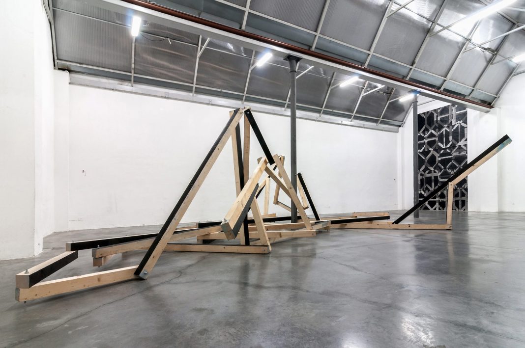 Pierluigi Calignano – Non dire, non aggiungerehttps://www.exibart.com/repository/media/eventi/2015/02/pierluigi-calignano-8211-non-dire-non-aggiungere-1068x709.jpg