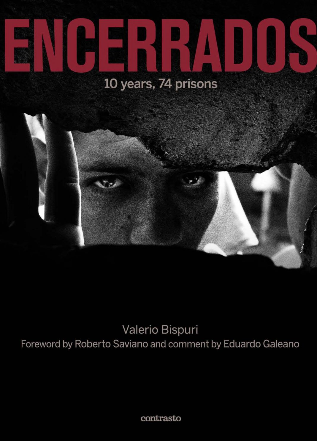 Presentazione del libro Encerrados di Valerio Bispurihttps://www.exibart.com/repository/media/eventi/2015/02/presentazione-del-libro-encerrados-di-valerio-bispuri-3-1068x1482.jpg