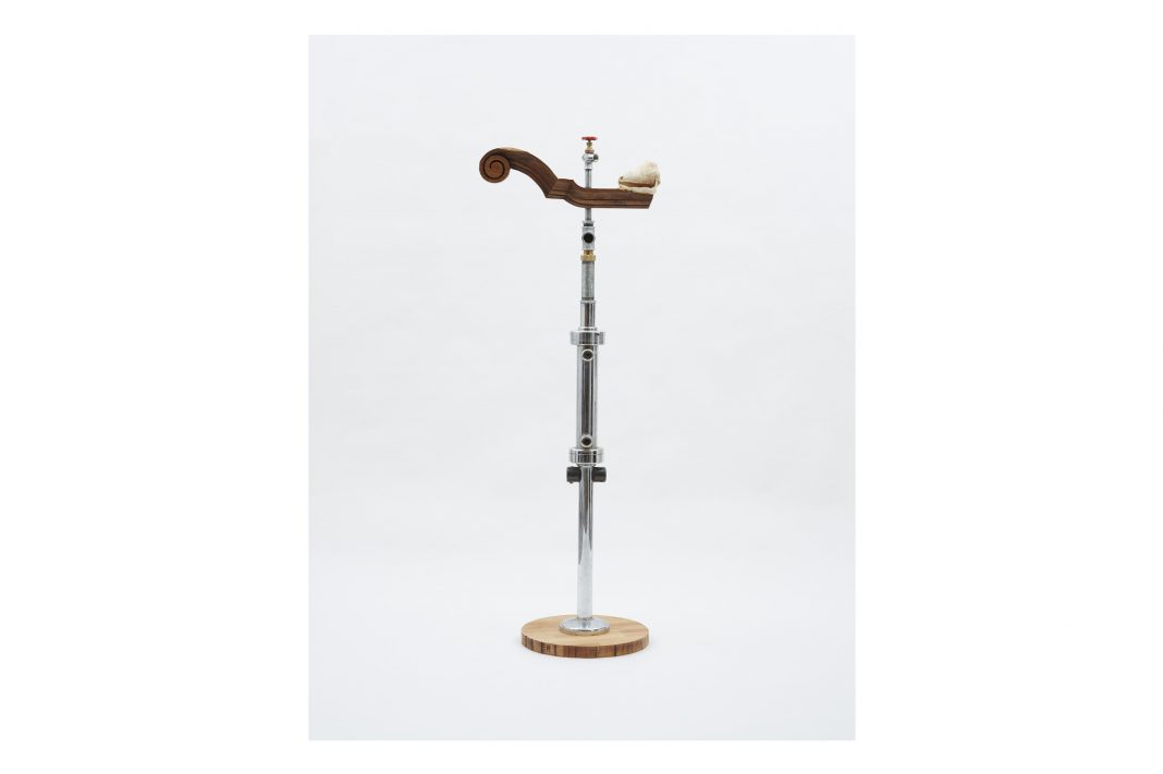 Jimmie Durham – Venice: Objects, Work and Tourismhttps://www.exibart.com/repository/media/eventi/2015/04/jimmie-durham-8211-venice-objects-work-and-tourism-1068x711.jpg