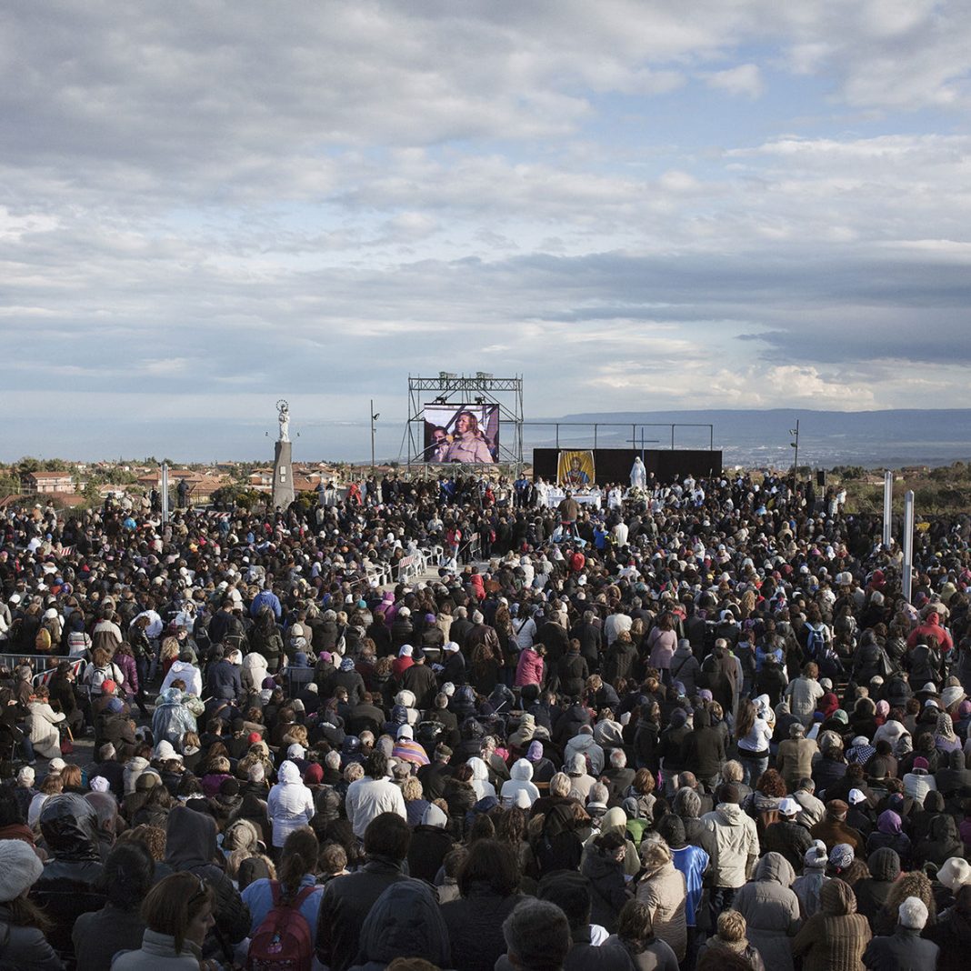 Hotel Immagine: presentazione del libro di Simone Donatihttps://www.exibart.com/repository/media/eventi/2015/05/hotel-immagine-presentazione-del-libro-di-simone-donati-1-1068x1068.jpg