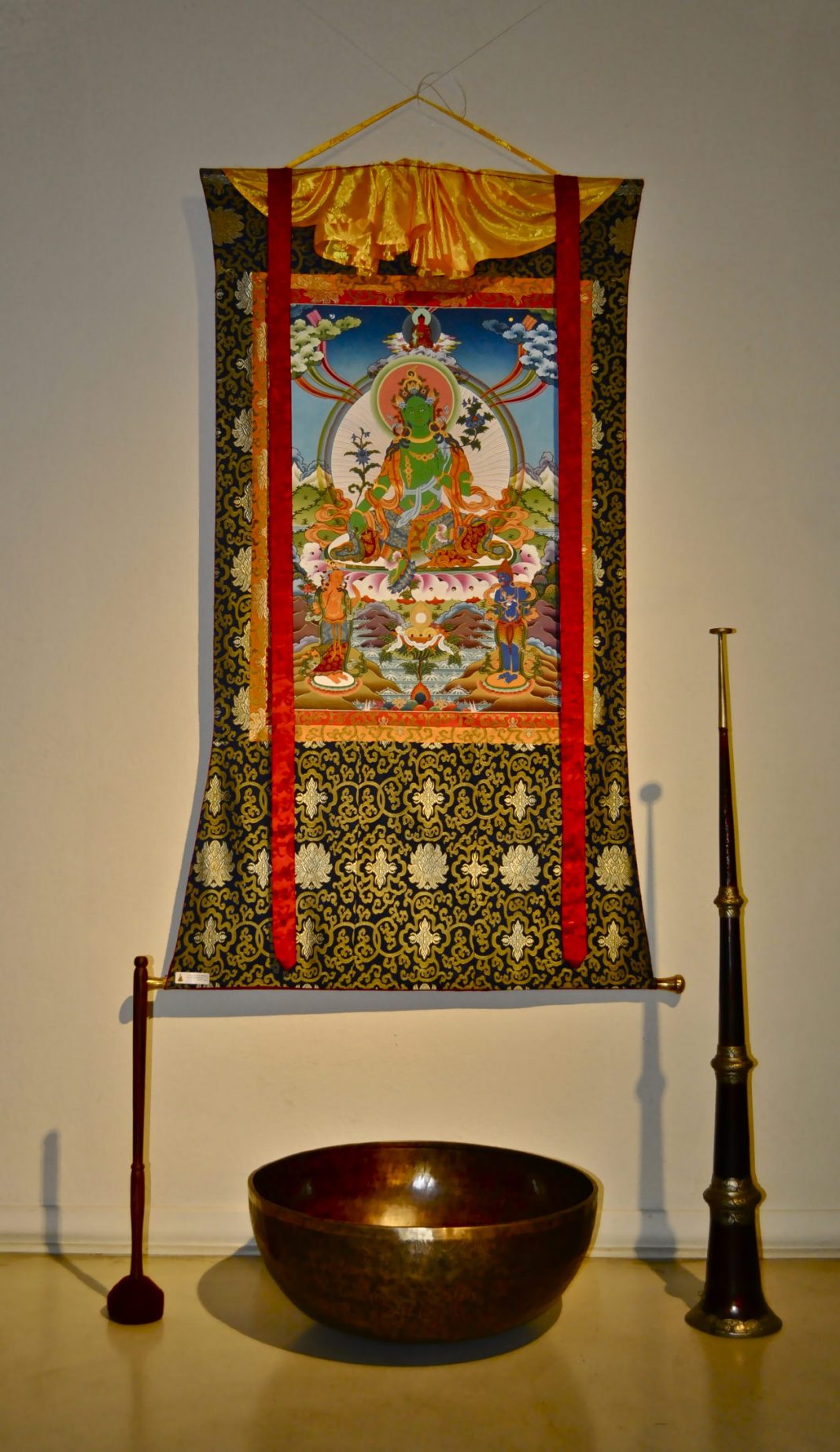 Mostra a sostegno del popolo nepalesehttps://www.exibart.com/repository/media/eventi/2015/05/mostra-a-sostegno-del-popolo-nepalese-1-1068x1845.jpg