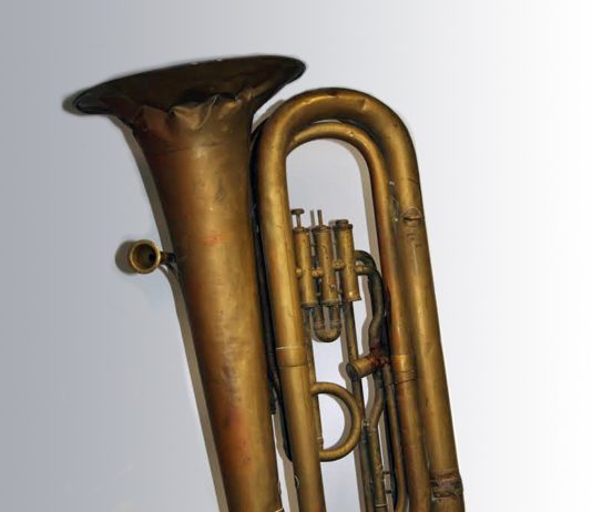 Alvin Curran – Tuba Sospesa