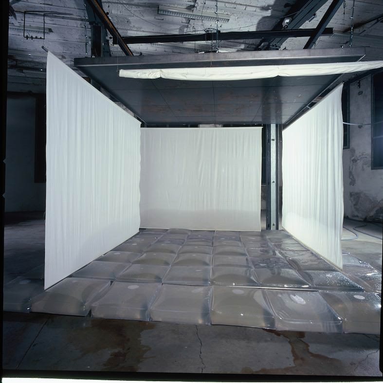 Cildo Meireles / Various Artists – q&ahttps://www.exibart.com/repository/media/eventi/2015/09/cildo-meireles-various-artists-8211-qampa.jpg