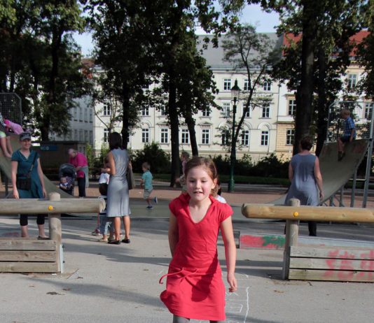 Sana Ghobbeh  / Huda Takrit  – Let’s Play