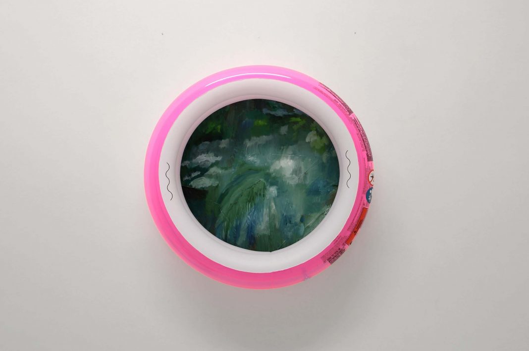 Vincenzo Simone – Wonder (Sette piscine)https://www.exibart.com/repository/media/eventi/2015/10/vincenzo-simone-8211-wonder-sette-piscine-1068x708.jpg