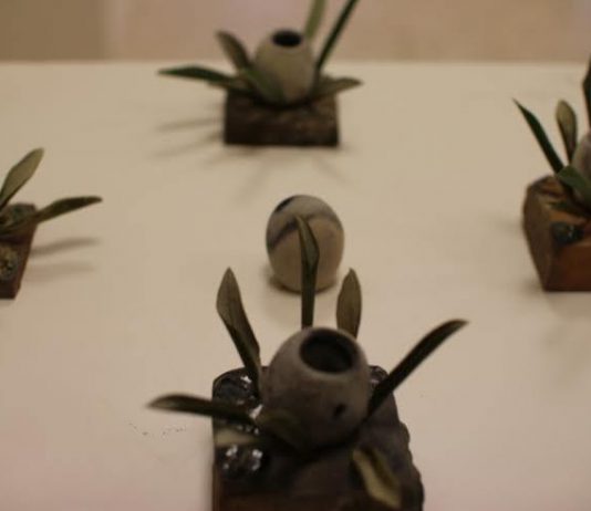 Ampolliere per l’olio nuovo