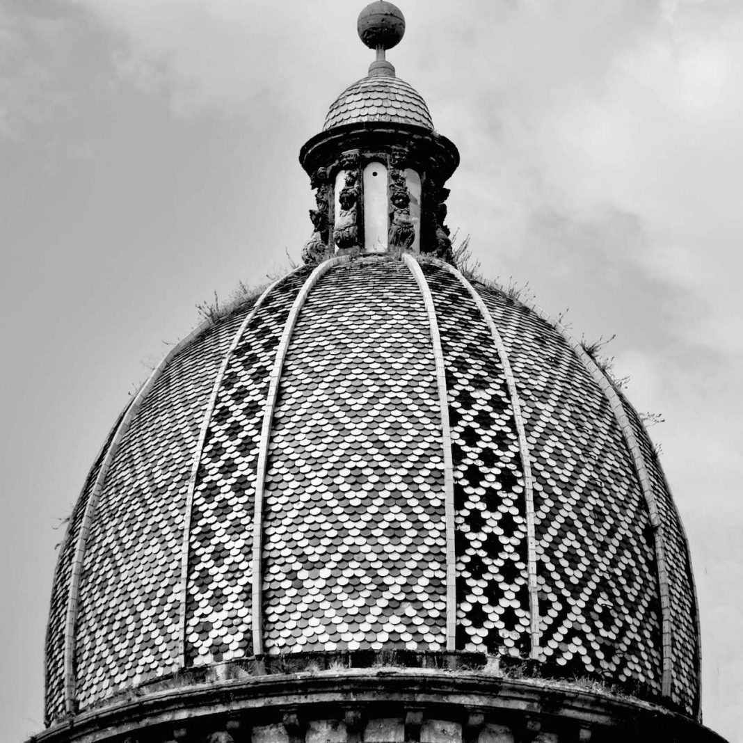 Gigi Viglione – La Città del Cielohttps://www.exibart.com/repository/media/eventi/2015/11/gigi-viglione-8211-la-città-del-cielo-1068x1068.jpg