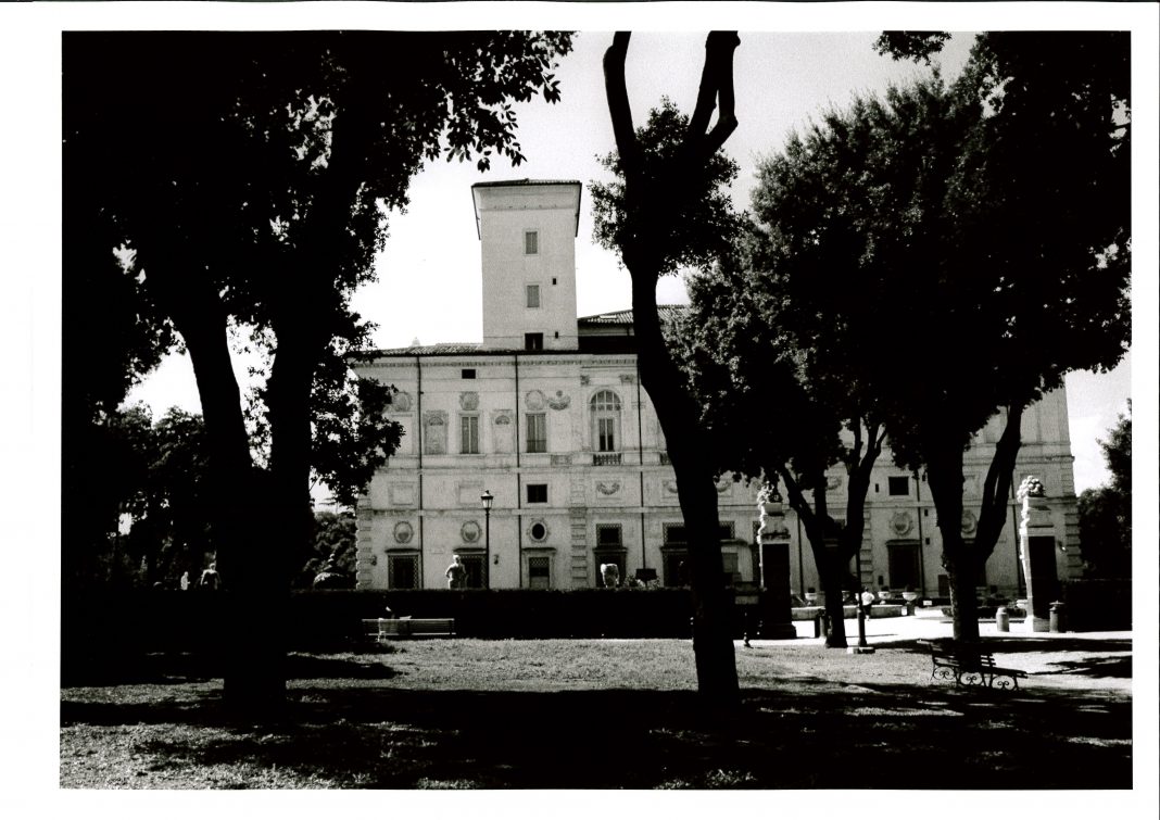 Appunti di viaggio: Barbara Klemm – Fotografare sulle orme di Goethehttps://www.exibart.com/repository/media/eventi/2015/12/appunti-di-viaggio-barbara-klemm-8211-fotografare-sulle-orme-di-goethe-1068x755.jpg