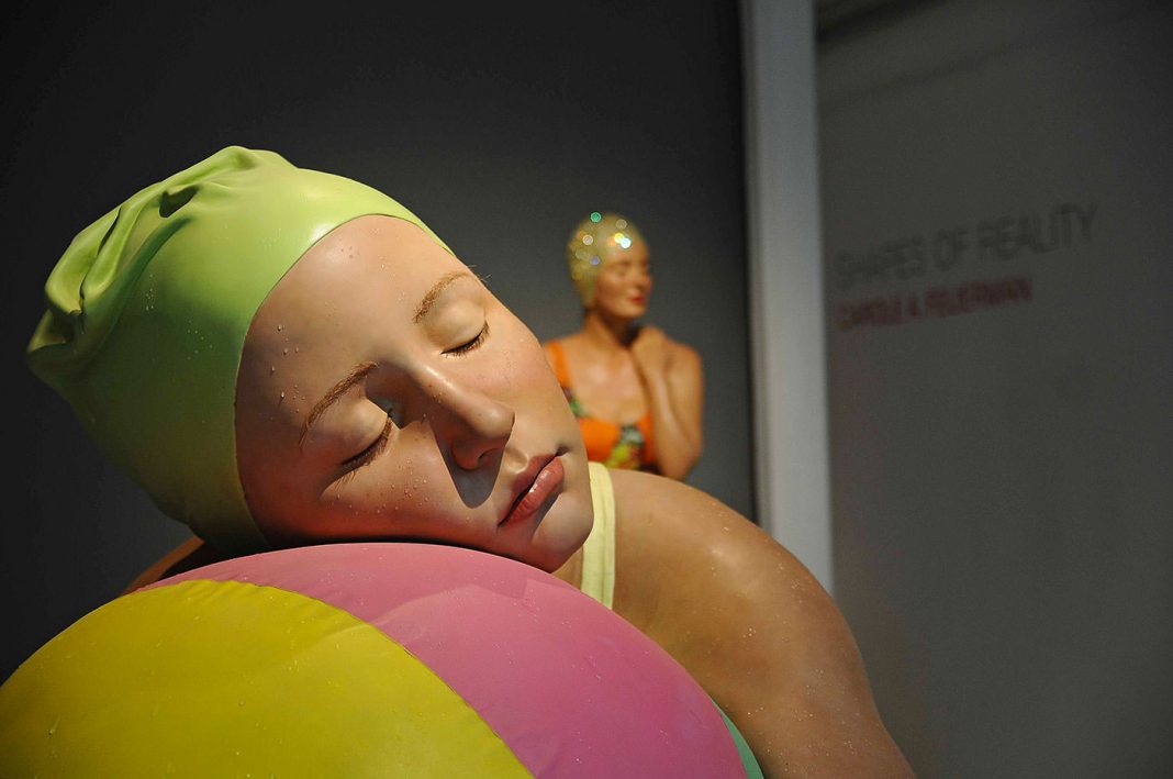 Carole Feuerman – Sport del bellessere. Maravee Therapyhttps://www.exibart.com/repository/media/eventi/2015/12/carole-feuerman-8211-sport-del-bellessere.-maravee-therapy-1068x709.jpg