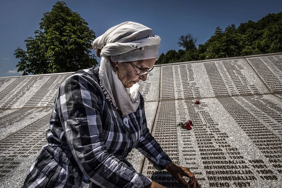 Luciano D’Angelo – Non dimenticare/Ne Zaboravi Srebrenicahttps://www.exibart.com/repository/media/eventi/2016/01/luciano-d’angelo-8211-non-dimenticarene-zaboravi-srebrenica-1068x713.jpg