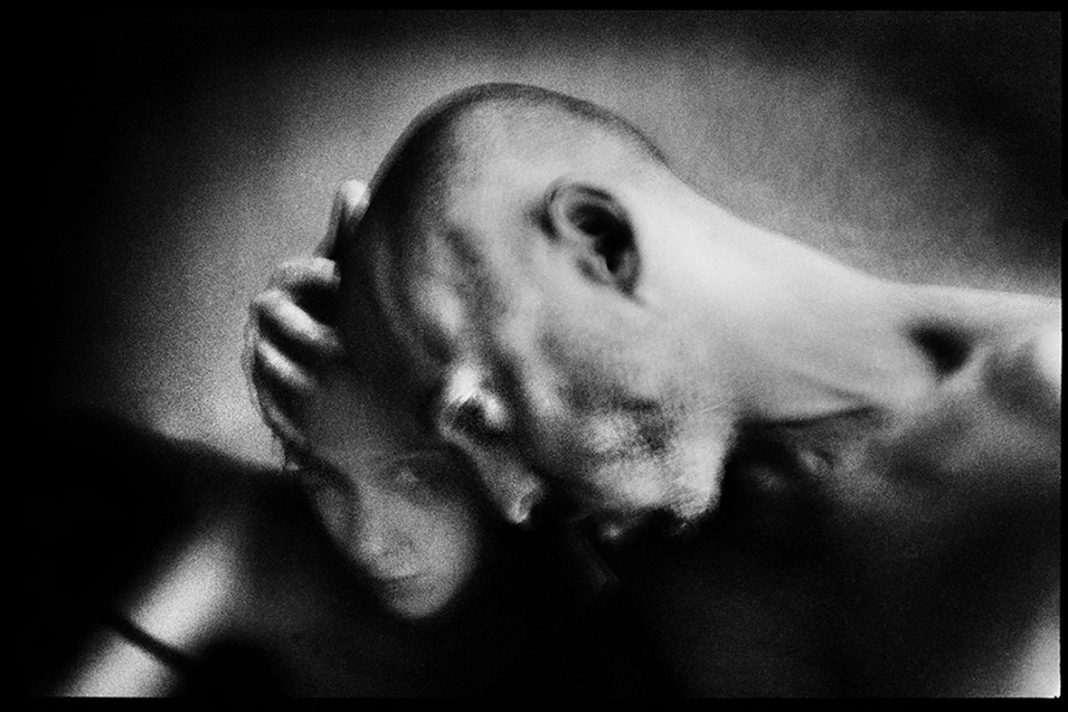 Michael Ackermanhttps://www.exibart.com/repository/media/eventi/2016/02/michael-ackerman-1068x712.jpg