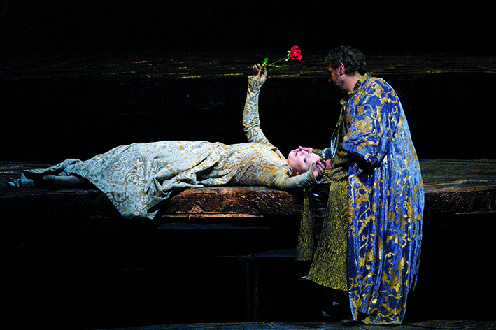 Graziella Vigo – In scena. Verdi Muti La Scala e le opere shakespearianehttps://www.exibart.com/repository/media/eventi/2016/03/graziella-vigo-8211-in-scena.-verdi-muti-la-scala-e-le-opere-shakespeariane.jpg