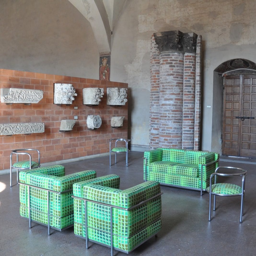 Ken Scott / Giancarlo Zompì – Il colore nell’arredo (1960-2016)https://www.exibart.com/repository/media/eventi/2016/03/ken-scott-giancarlo-zompì-8211-il-colore-nell’arredo-1960-2016-1068x1068.jpg