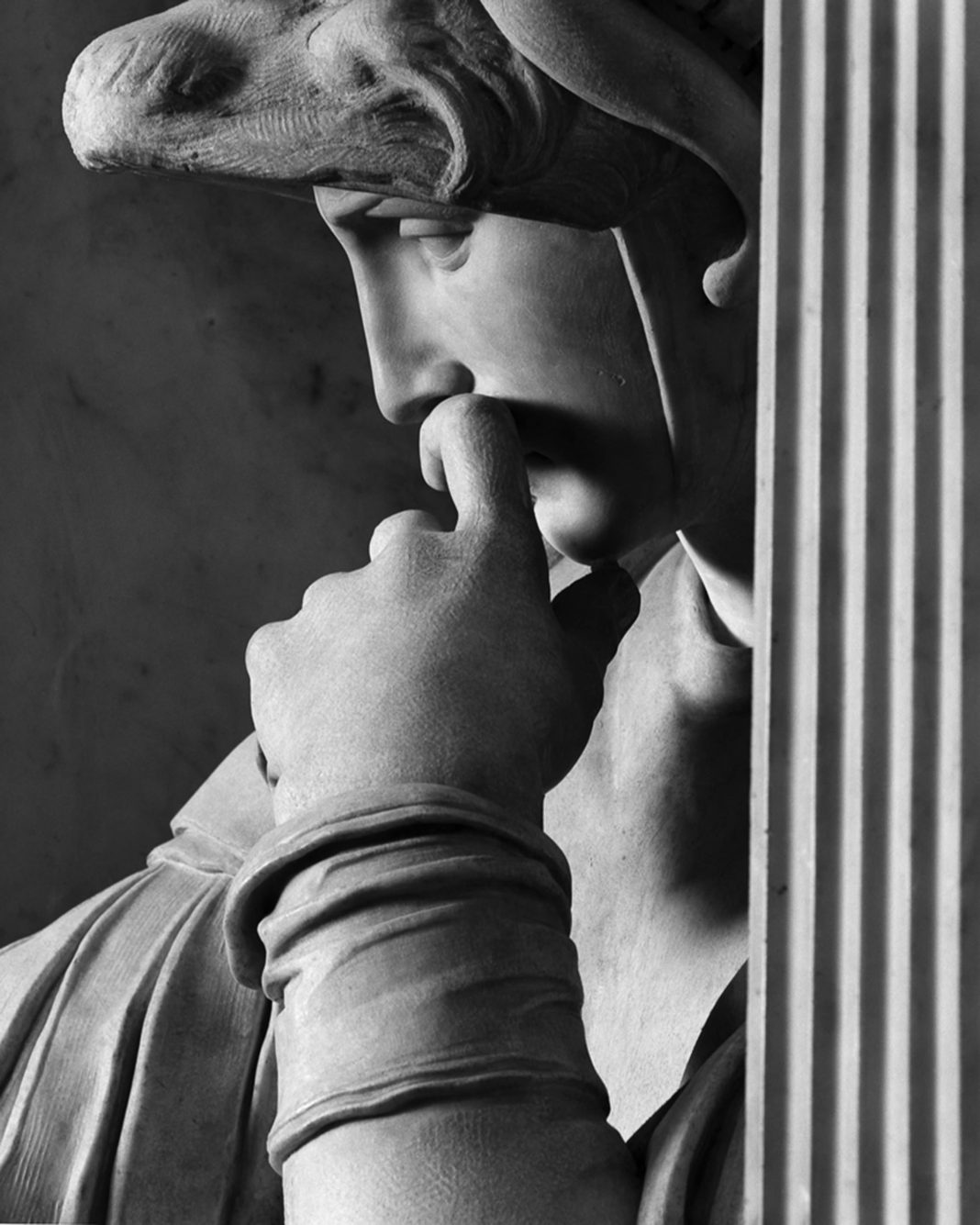 Michelangelo fotografato da Aurelio Amendolahttps://www.exibart.com/repository/media/eventi/2016/03/michelangelo-fotografato-da-aurelio-amendola-1068x1335.jpg