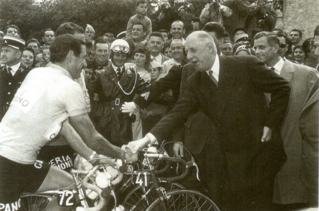 Gastone Nencini – Il toscano delle meravigliehttps://www.exibart.com/repository/media/eventi/2016/04/gastone-nencini-8211-il-toscano-delle-meraviglie-1068x708.jpg