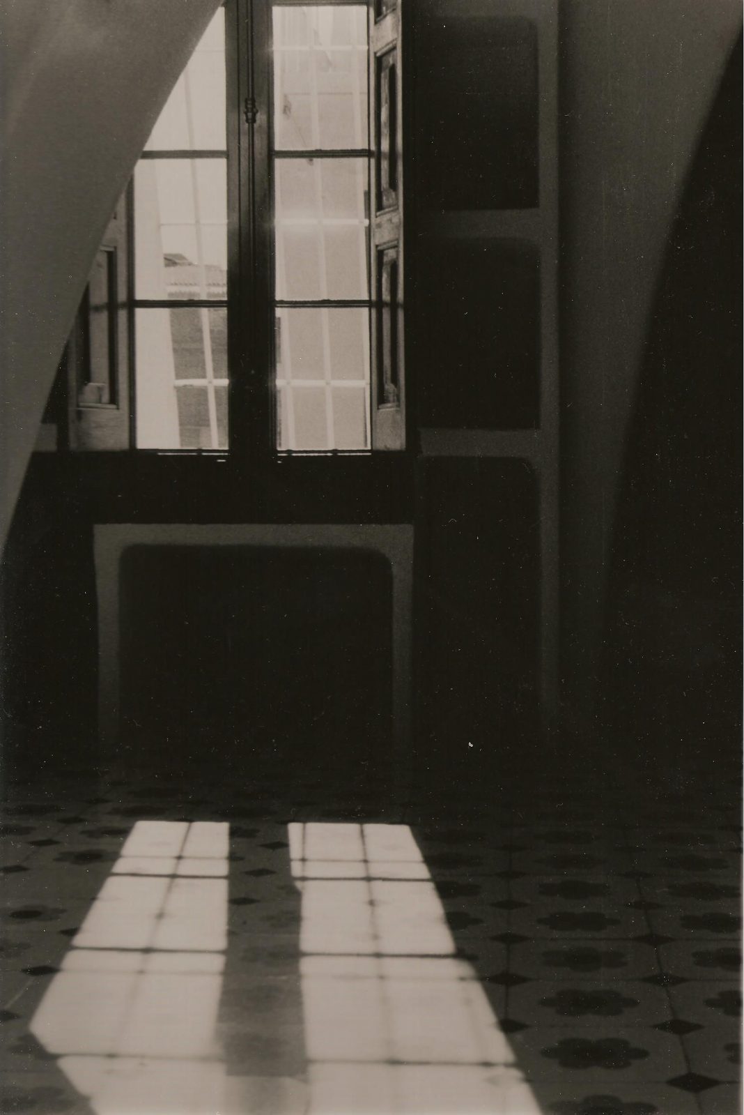 Giovanni Moretti – Dialoghi, una personale-collettivahttps://www.exibart.com/repository/media/eventi/2016/04/giovanni-moretti-8211-dialoghi-una-personale-collettiva-1068x1599.jpg