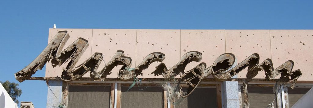 Kiluanji Kia Henda – Concrete Affectionhttps://www.exibart.com/repository/media/eventi/2016/05/kiluanji-kia-henda-8211-concrete-affection.jpg