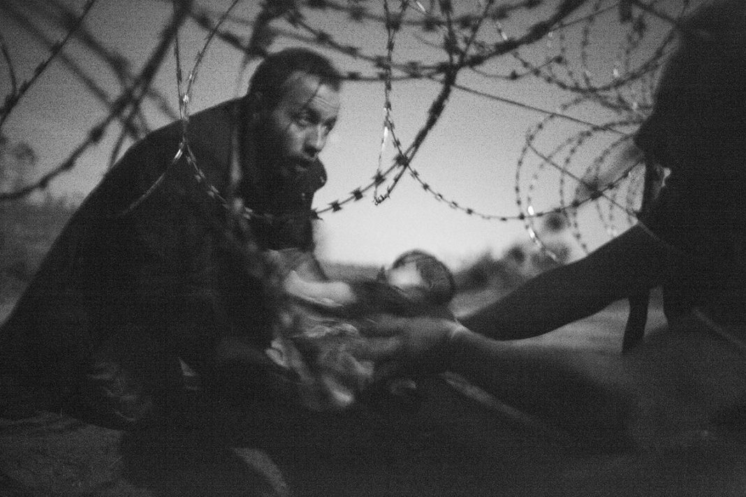World Press Photo ’16. Fotografia e giornalismohttps://www.exibart.com/repository/media/eventi/2016/05/world-press-photo-821716.-fotografia-e-giornalismo-1-1068x712.jpg