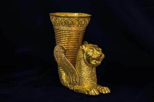 LEONI E TORI. DALL’ANTICA PERSIA AD AQUILEIA LEONI E TORI. DALL’ANTICA PERSIA AD AQUILEIA