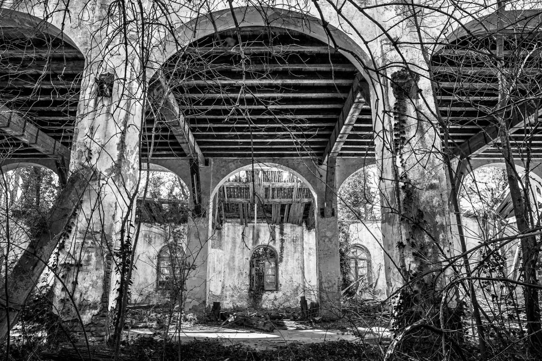 Urbex Pavia – Viaggio fotografico nelle aree dismessehttps://www.exibart.com/repository/media/eventi/2016/06/urbex-pavia-8211-viaggio-fotografico-nelle-aree-dismesse-1068x712.jpg