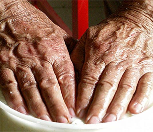 Enrico Pugioni – Lashed