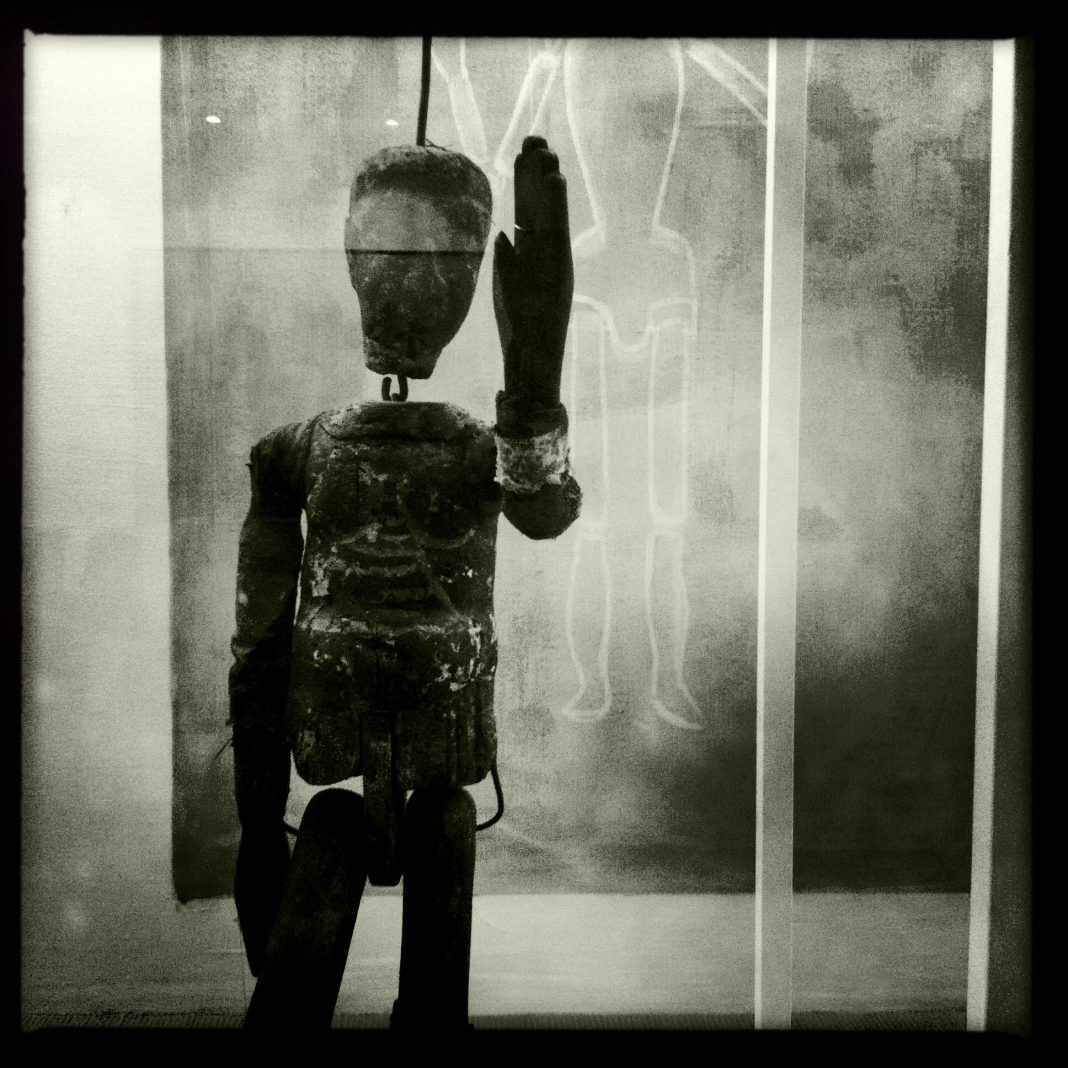 Michele Esposito – I resti della nottehttps://www.exibart.com/repository/media/eventi/2016/11/michele-esposito-8211-i-resti-della-notte-1068x1068.jpg