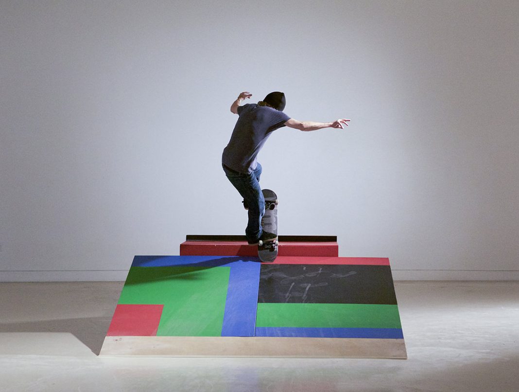Shaun Gladwell – Skateboarders VS Minimalismhttps://www.exibart.com/repository/media/eventi/2016/11/shaun-gladwell-8211-skateboarders-vs-minimalism-1068x806.jpg