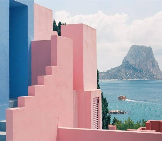 Aurore Bano – Color Space Resonances