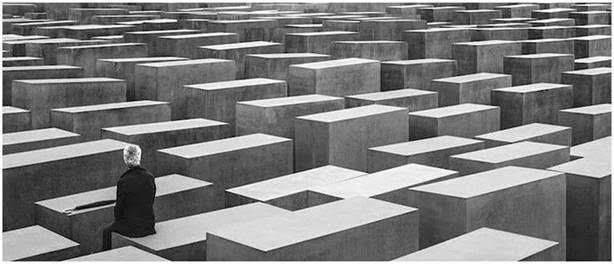 Shoah. La percezione e lo sguardo del contemporaneo nella fotografia e nella grafica d’artehttps://www.exibart.com/repository/media/eventi/2017/01/shoah.-la-percezione-e-lo-sguardo-del-contemporaneo-nella-fotografia-e-nella-grafica-d’arte.jpg