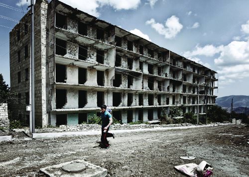 Silvano Monchi / Sabina Broetto – La montagna del giardino nero