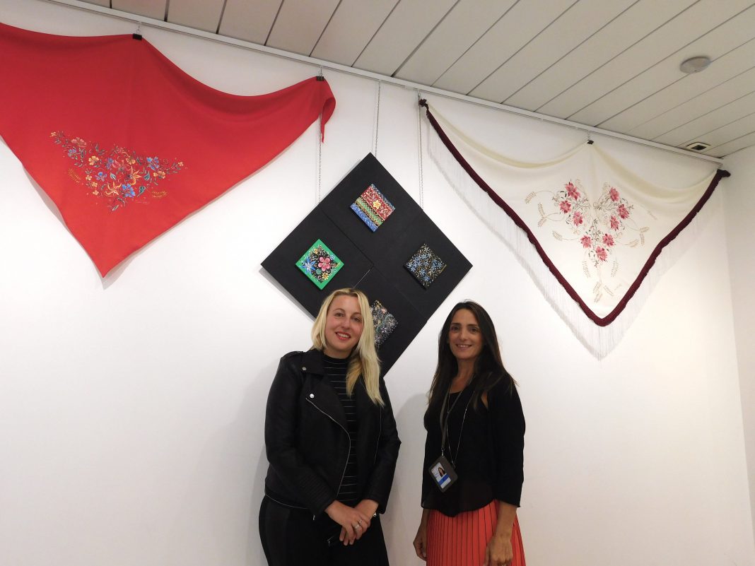 Simona Goxhoi – Sas Feminashttps://www.exibart.com/repository/media/eventi/2017/05/simona-goxhoi-8211-sas-feminas-1068x801.jpg