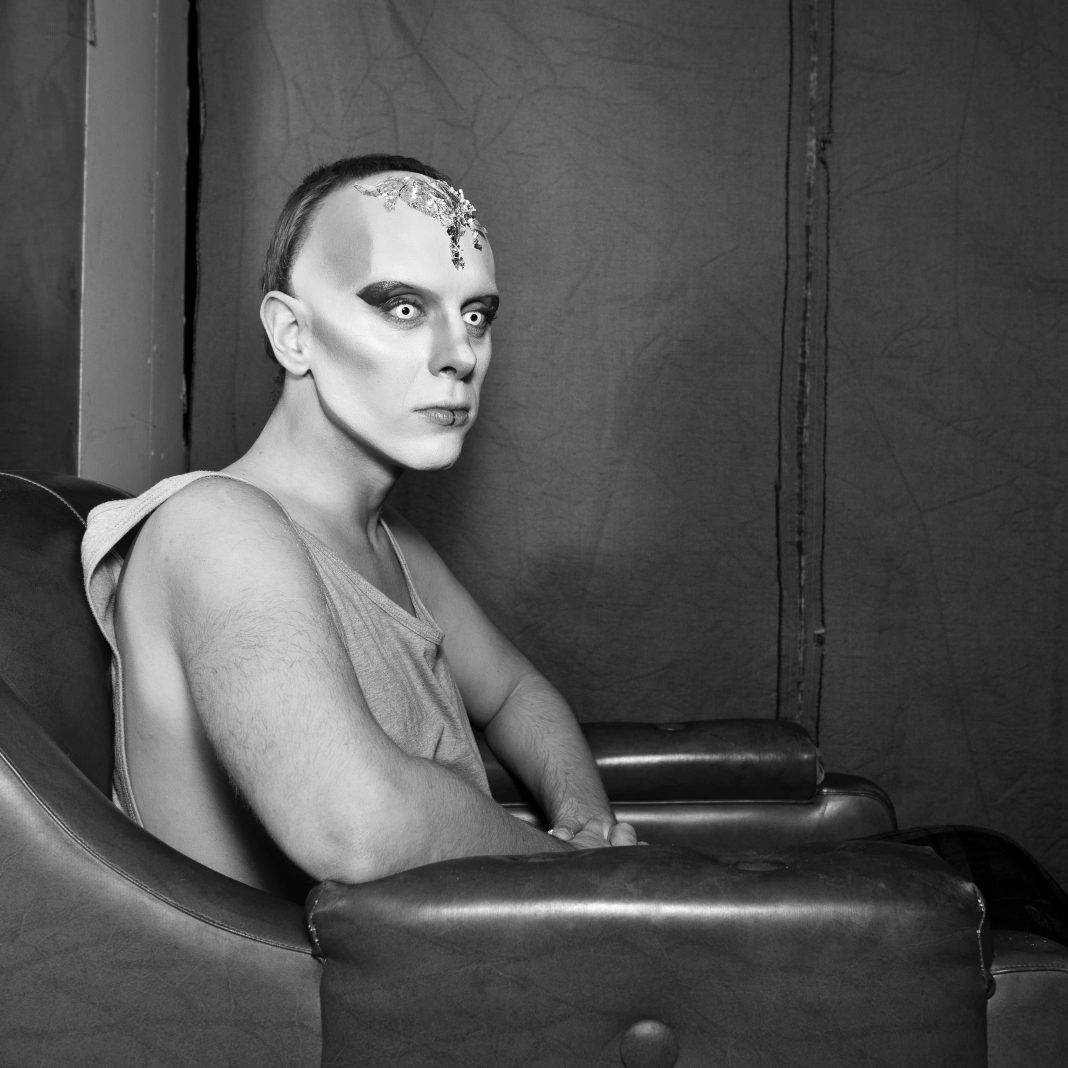 Marco Riva – Toilet. Immagini per transizionehttps://www.exibart.com/repository/media/eventi/2017/06/marco-riva-8211-toilet.-immagini-per-transizione-1068x1068.jpg