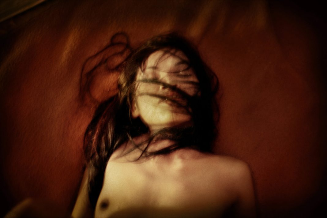 Antoine D’Agata – Over Lifehttps://www.exibart.com/repository/media/eventi/2017/08/antoine-d8217agata-8211-over-life-1068x712.jpg