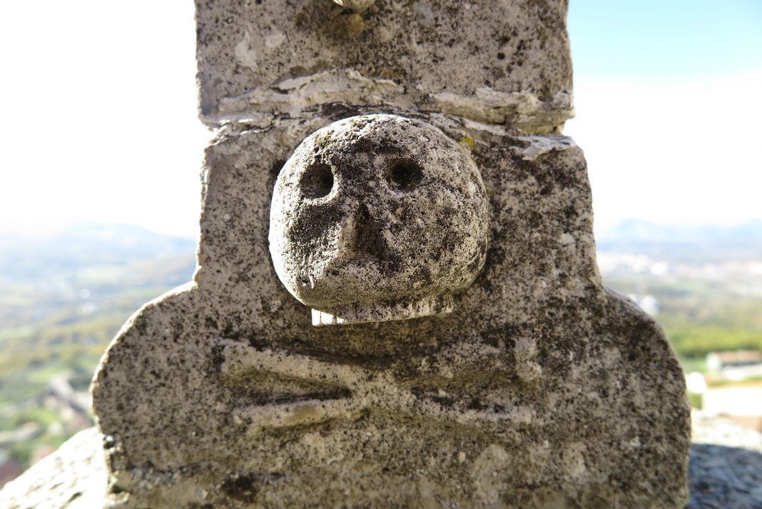 Andrea d’Amore – Dieci passi dall’erosione geneticahttps://www.exibart.com/repository/media/eventi/2017/10/andrea-d8217amore-8211-dieci-passi-dall8217erosione-genetica-1068x713.jpg