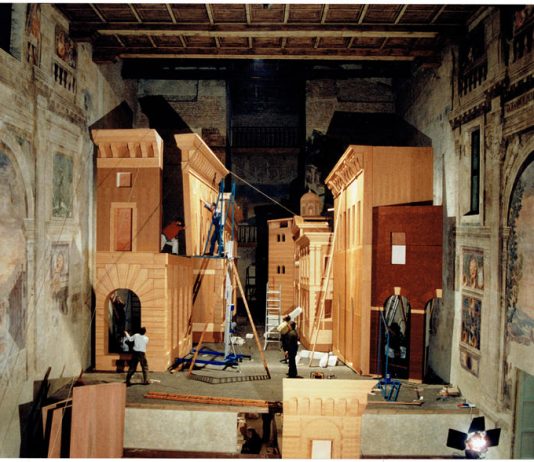 Anna Di Noto / Francesco Montuori –  La costruzione della nuova scena prospettica nel teatro all’antica di Sabbioneta