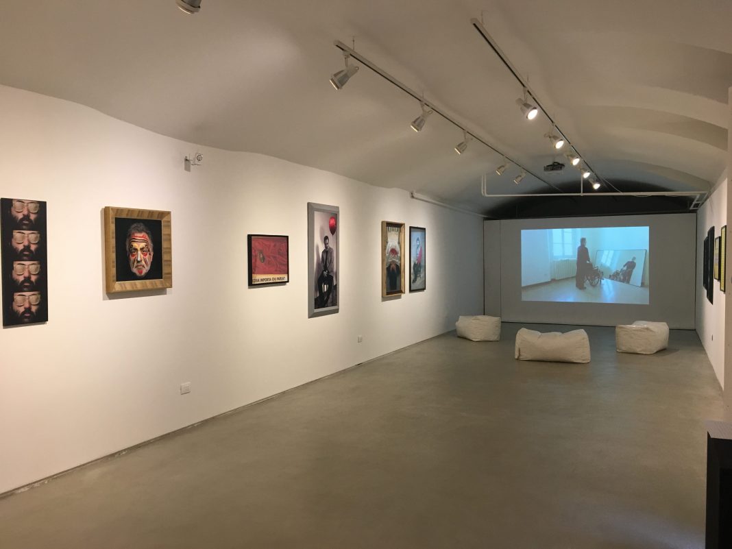 Le oscillazioni dell’iohttps://www.exibart.com/repository/media/eventi/2017/11/le-oscillazioni-dell8217io-1-1068x801.jpg