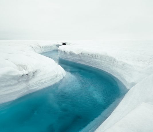 Olaf Otto Becker – Above Zero