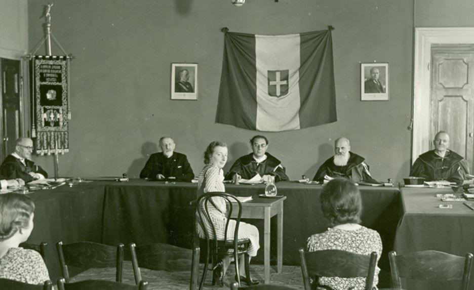 Ca’ Foscari allo Specchio. A 80 anni dalle leggi razzialihttps://www.exibart.com/repository/media/eventi/2017/12/ca’-foscari-allo-specchio.-a-80-anni-dalle-leggi-razziali.jpg