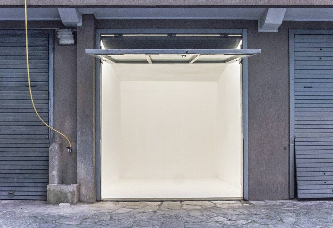 Sophie Ko – Sporgersi nella nottehttps://www.exibart.com/repository/media/eventi/2018/01/sophie-ko-8211-sporgersi-nella-notte-1068x734.jpg