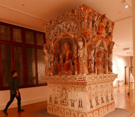 Il gioiello della Via della Seta: Arte buddhista di Dunhuang