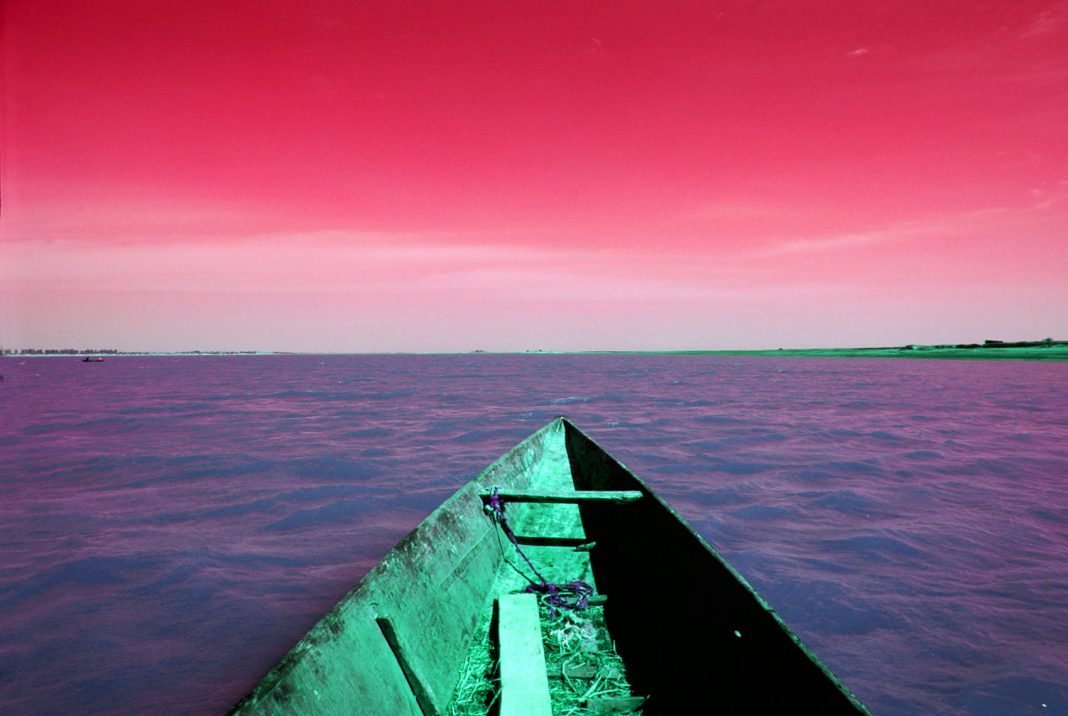 Sheila McKinnon – Invisible lighthttps://www.exibart.com/repository/media/eventi/2018/02/sheila-mckinnon-8211-invisible-light-1068x716.jpg