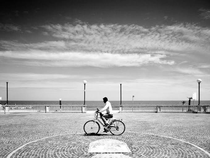 Enrico Camporese – Fotografie di un Personaggio Inventato. Dal Caos alla Narrazionehttps://www.exibart.com/repository/media/eventi/2018/04/enrico-camporese-8211-fotografie-di-un-personaggio-inventato.-dal-caos-alla-narrazione.jpg